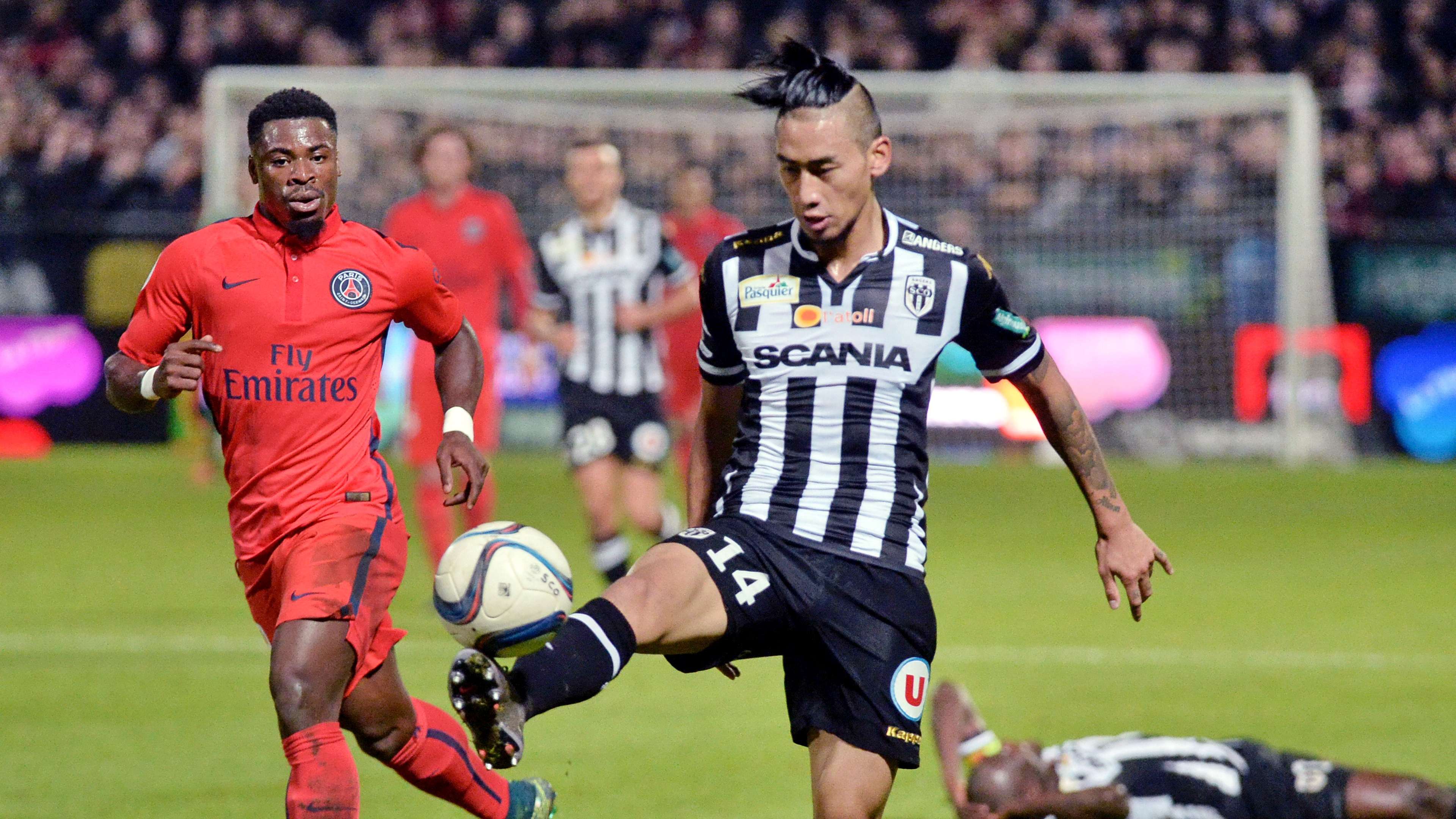 一场足球与 一场足球与